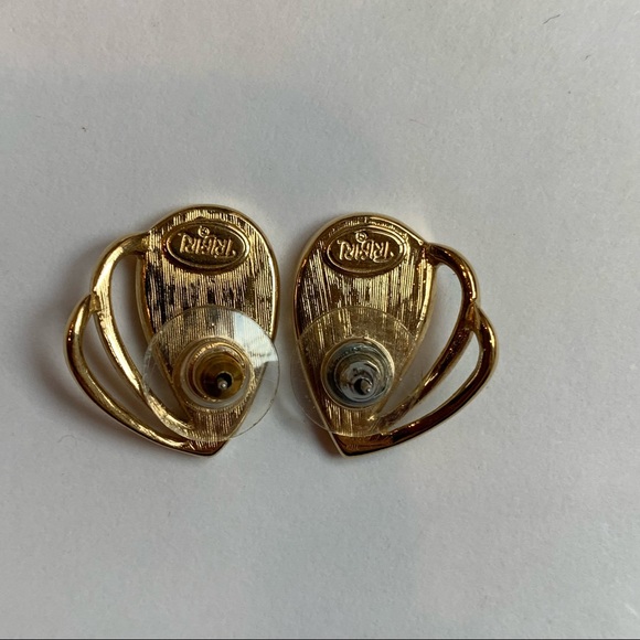 Trifari Black Enamel Gold Fan Teardrop Petal Vintage Pierced Earrings Signed - Picture 3 of 4